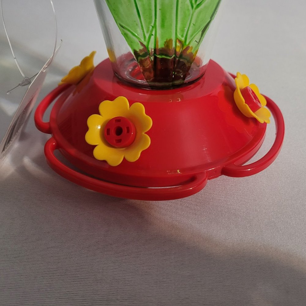 Hummingbird feeder - Picture 3 of 3